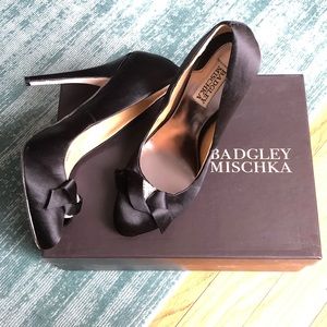 Badgley Mischka black satin pumps